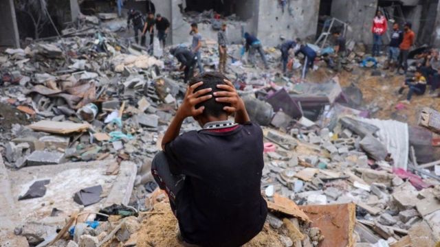 بیش از ۲۱ هزار و ۸۰۰ نفر تاکنون در غزه کشته شده‌اند که بیشتر آنها کودکان و زنان بوده‌اند
